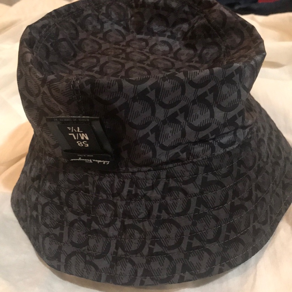 Salvadore Ferragamo bucket hat NEW